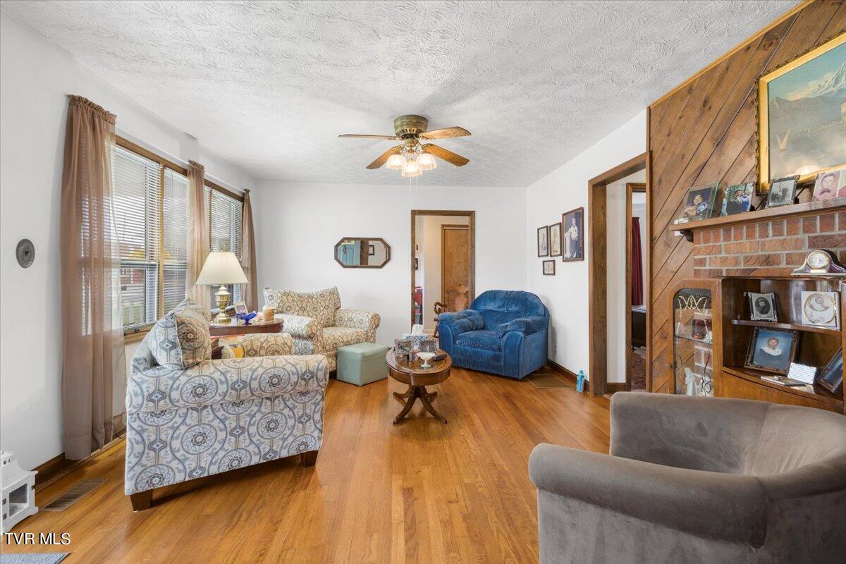 1312 Happy Valley Street, Elizabethton, Tennessee image 11