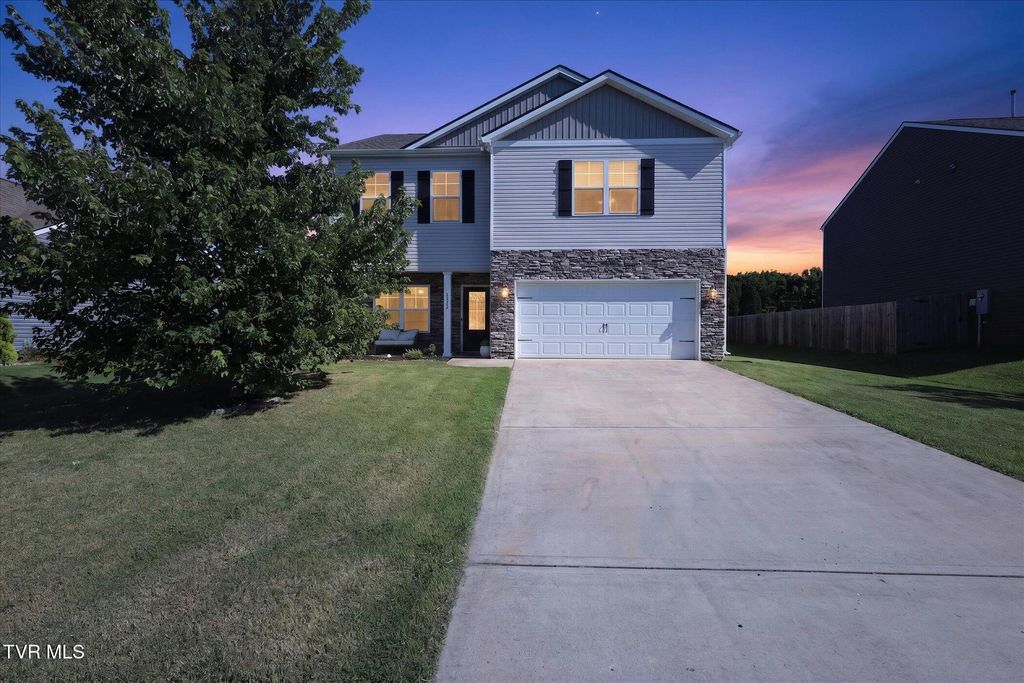 Photo of 6822 Wildlife Circle, Piney Flats, TN 37686 (MLS # 9998378)