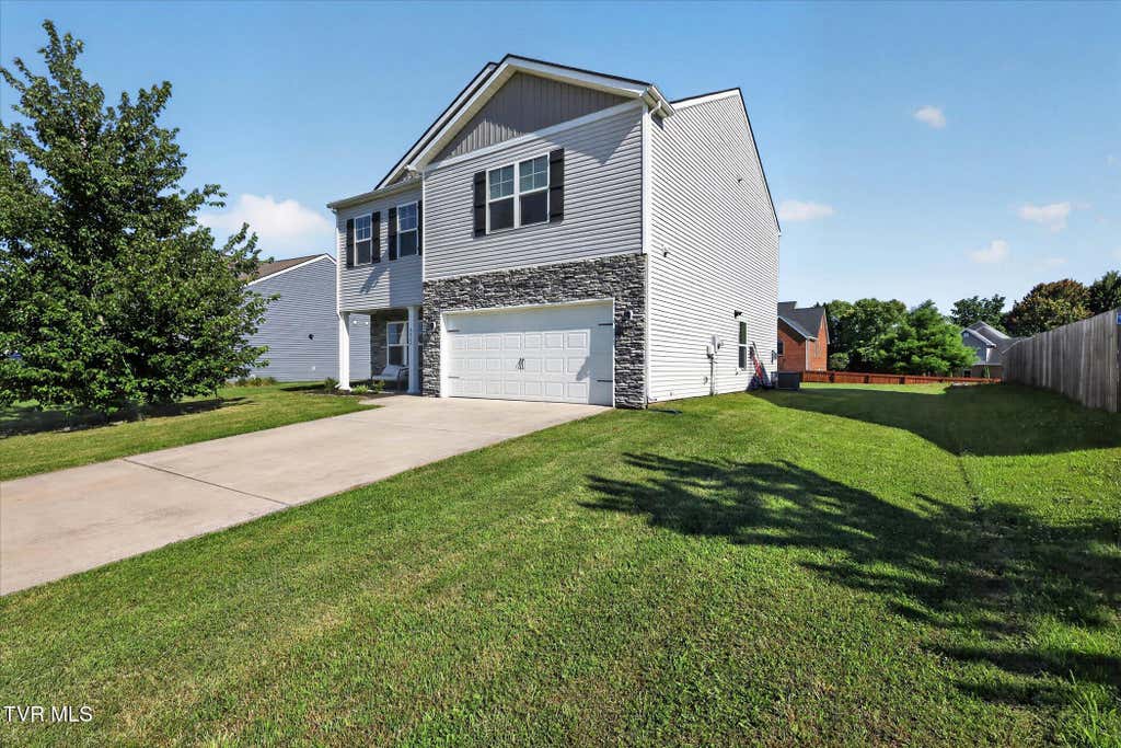 Photo of 6822 Wildlife Circle, Piney Flats, TN 37686 (MLS # 9998378)