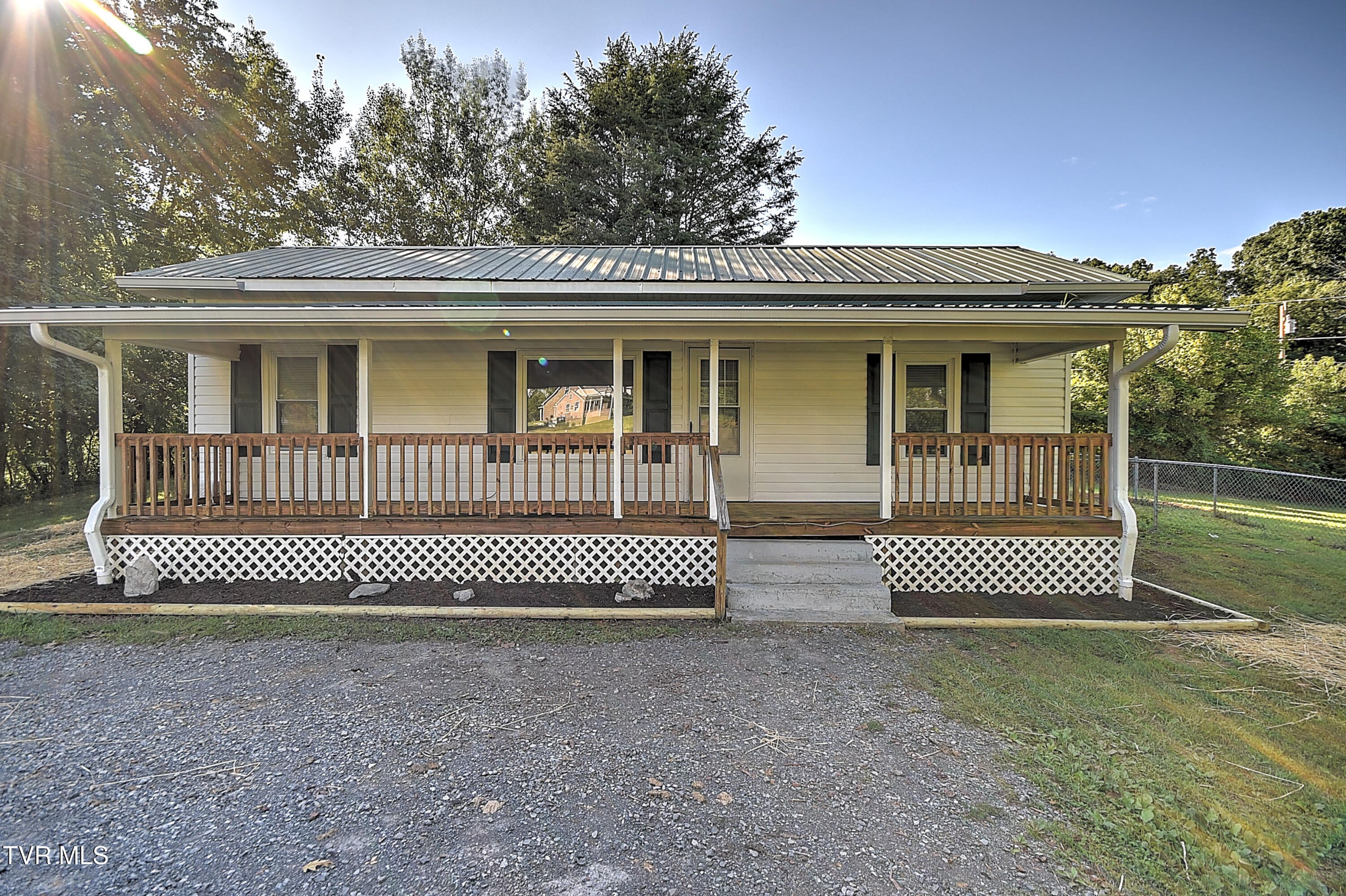 875 South Pickens Bridge Road