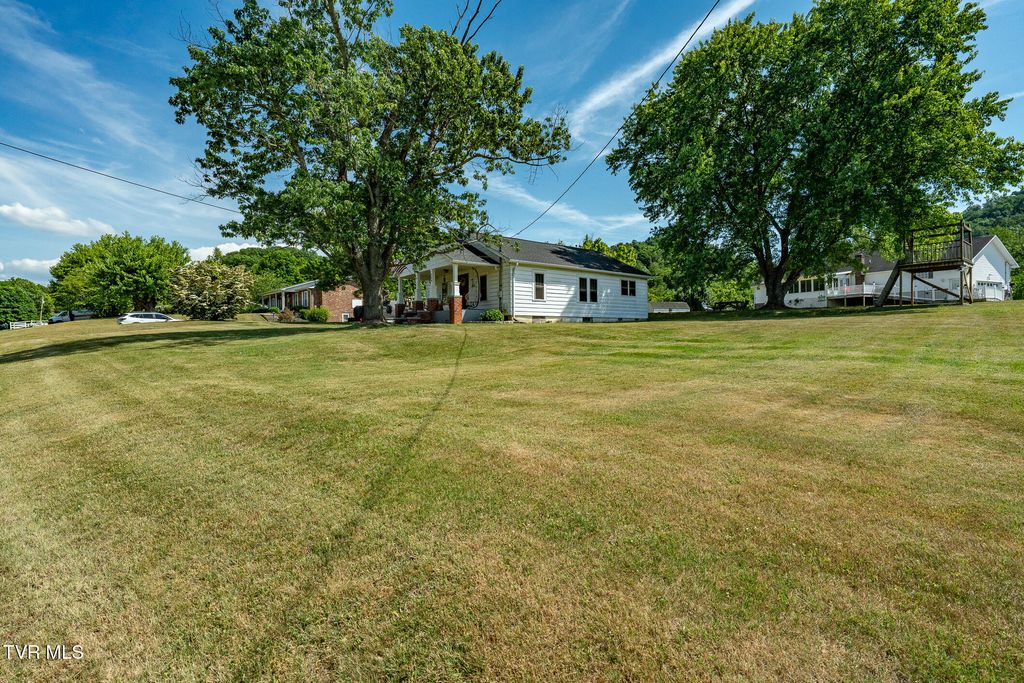 Photo of 380 Riverview Drive, Johnson City, TN 37601 (MLS # 9995739)