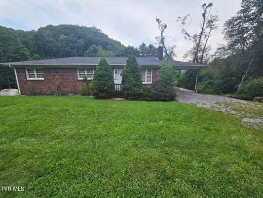 847 EAST AVE, RICHLANDS, VA 24641 - Image b79ec1d2de4ad8ce2548ea7fccfa3168/1458481206