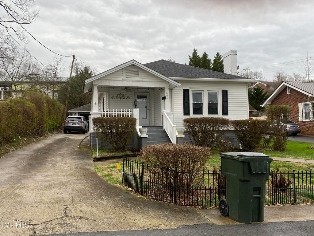 Photo of 600 Franklin Street, Greeneville, TN 37745 (MLS # 9993821)