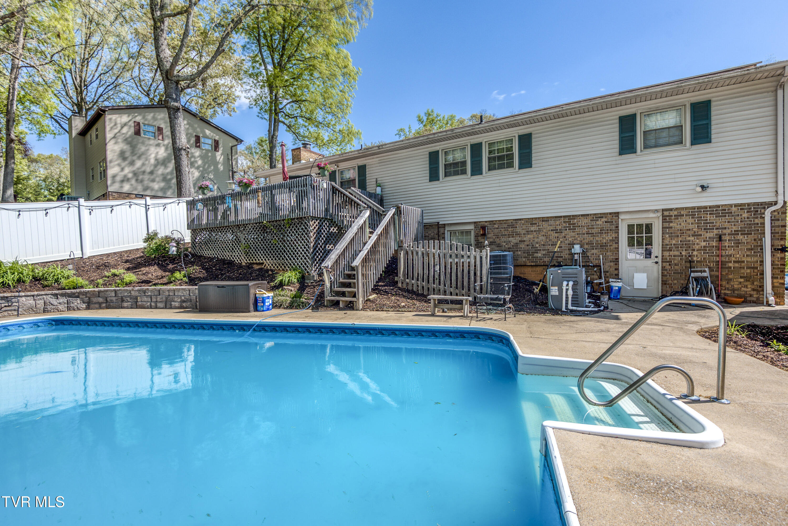 607 Dover Avenue, Mount Carmel, Tennessee image 8