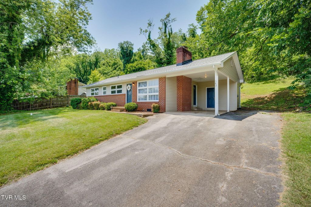 Photo of 542 Ranier Drive, Kingsport, TN 37663 (MLS # 9987025)