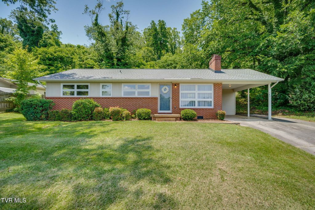 Photo of 542 Ranier Drive, Kingsport, TN 37663 (MLS # 9987025)