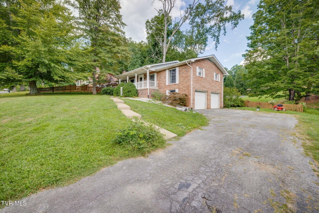 Photo of 358 Carr Drive, Blountville, TN 37617 (MLS # 10000374)