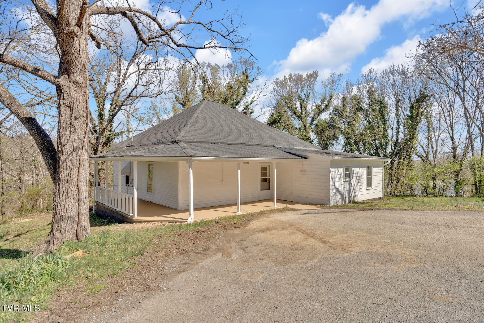 130 Peaceful Lane, Newport, Tennessee image 2