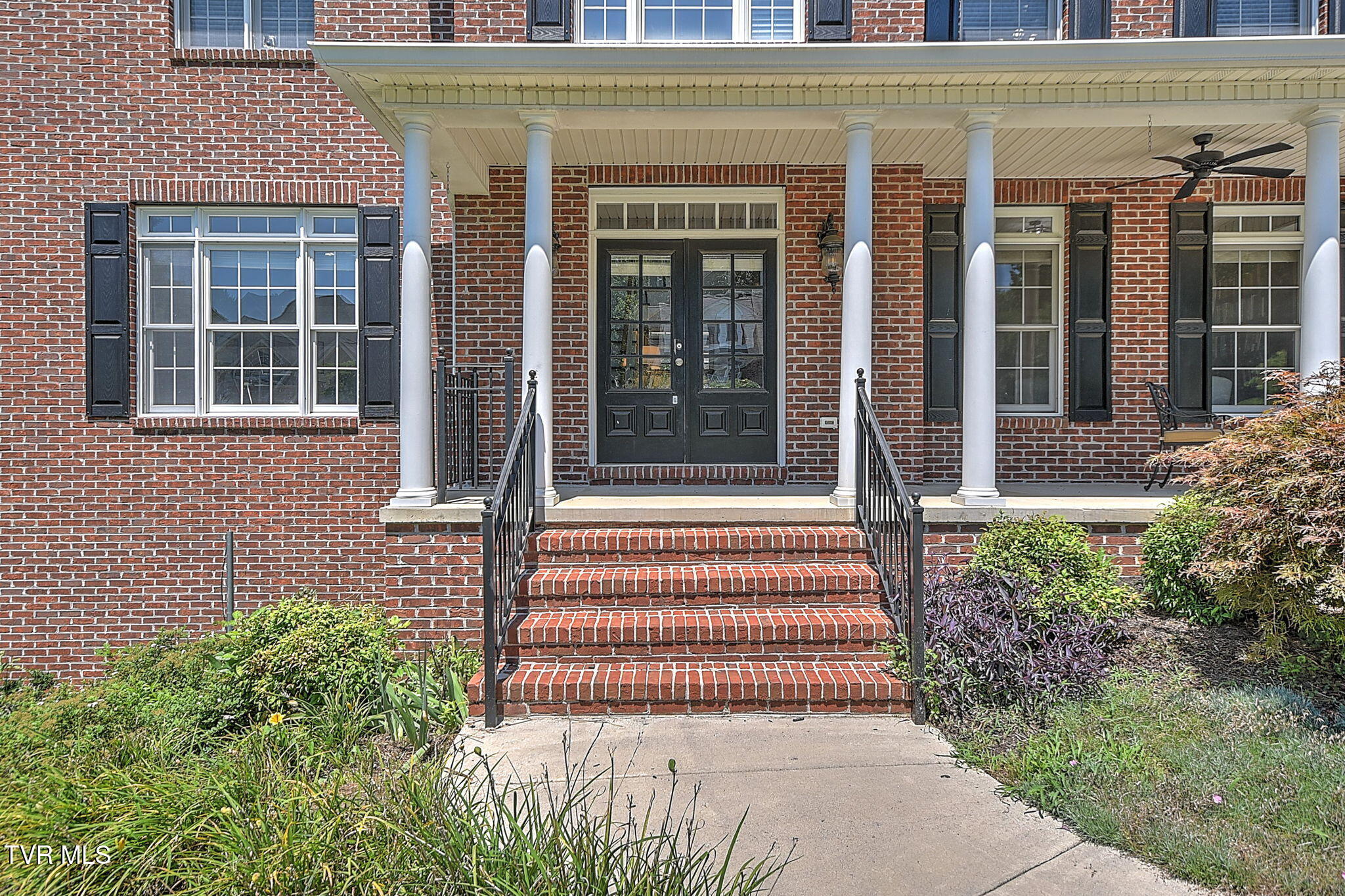 9 Wayland Court