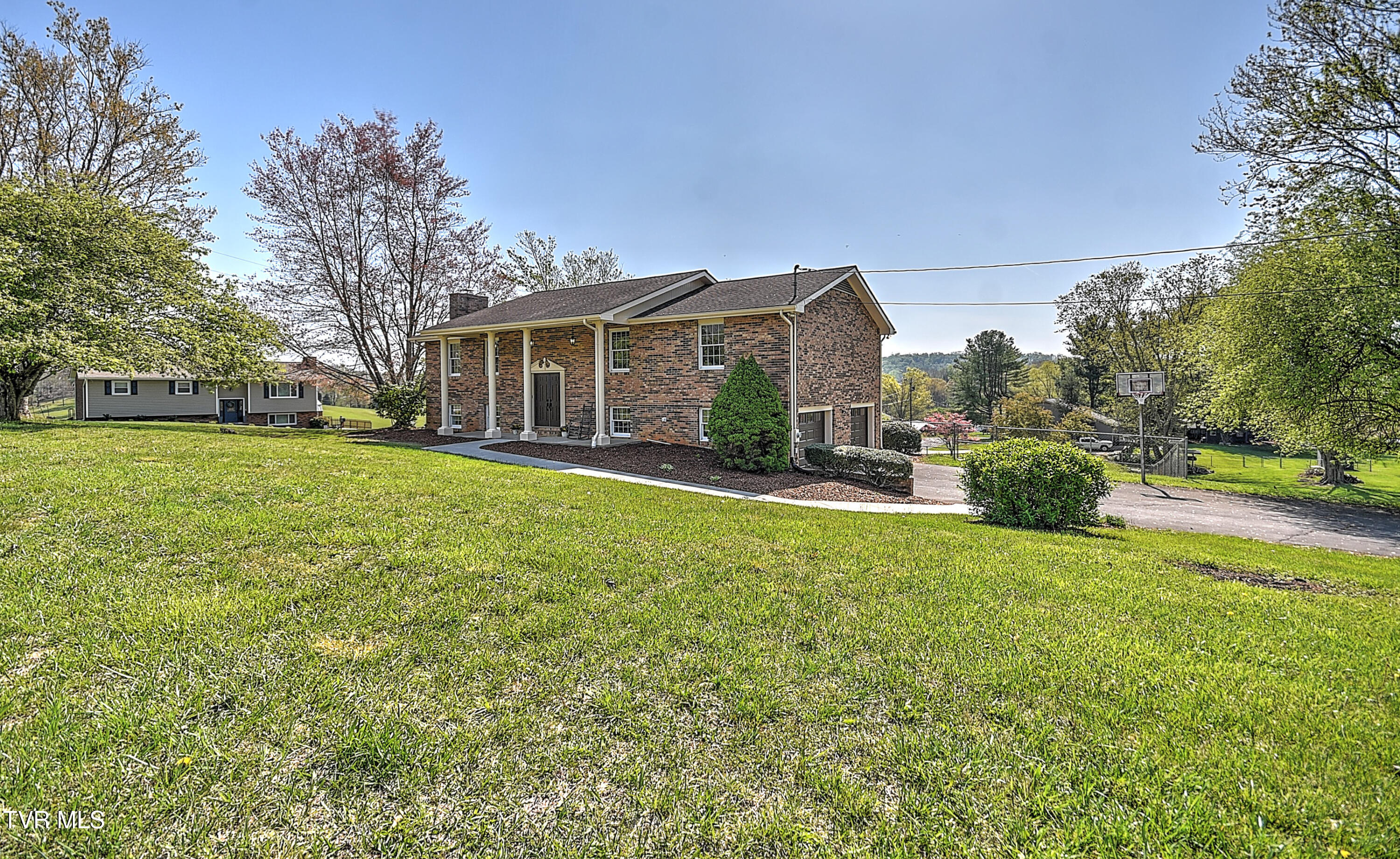 4828 Lake Park Court, Kingsport, Tennessee image 1