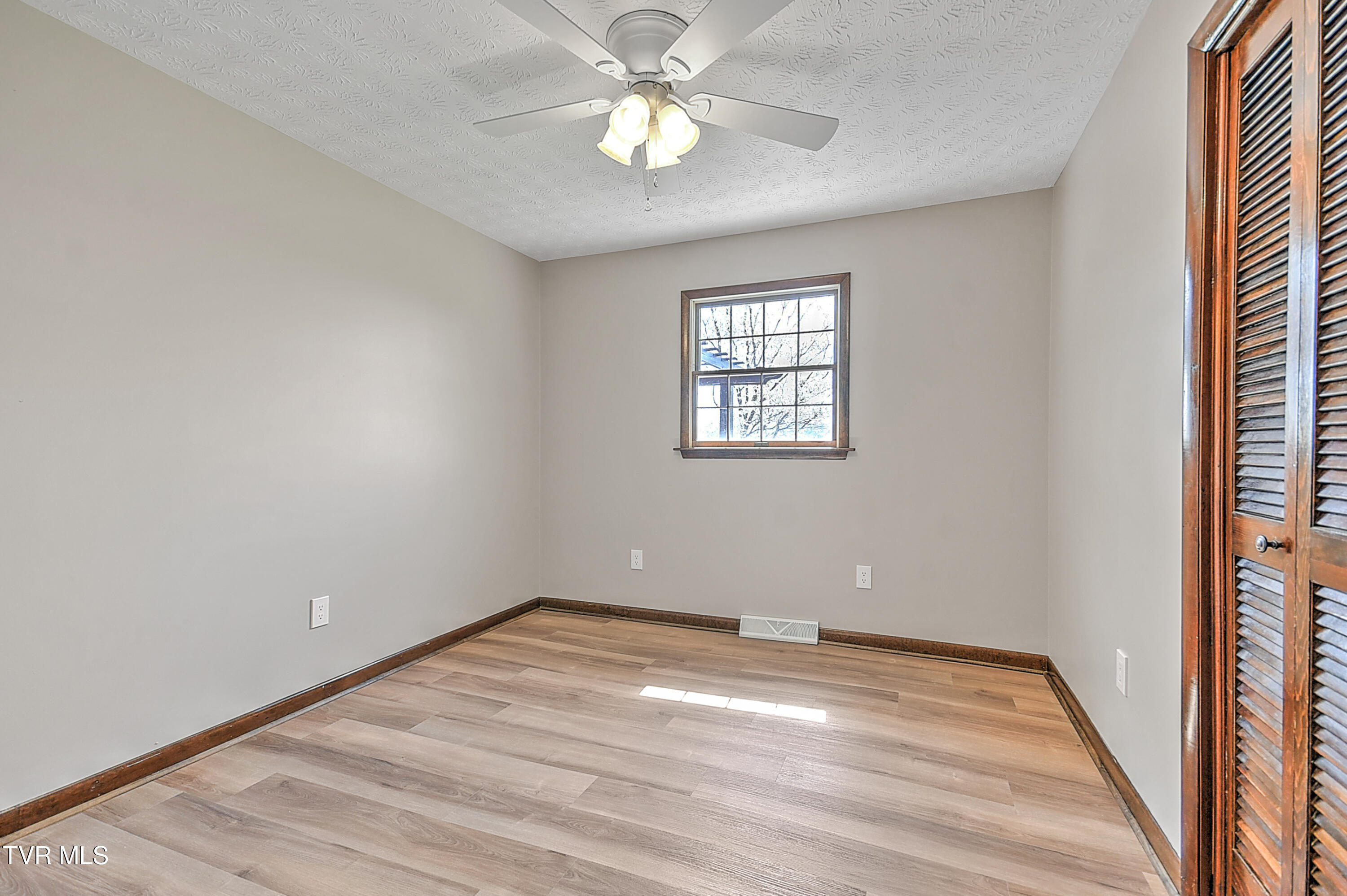 4828 Lake Park Court, Kingsport, Tennessee image 26