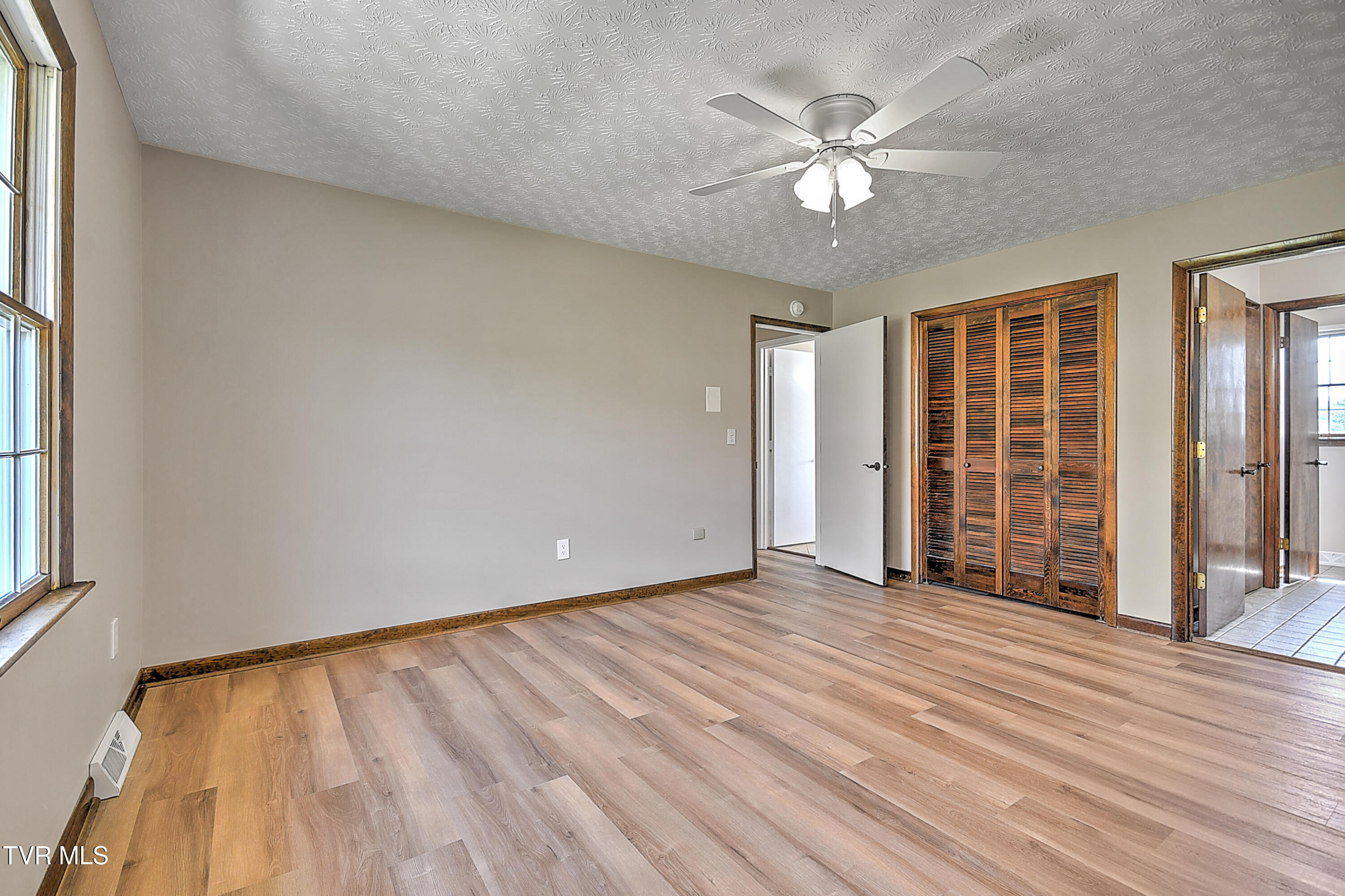 4828 Lake Park Court, Kingsport, Tennessee image 32