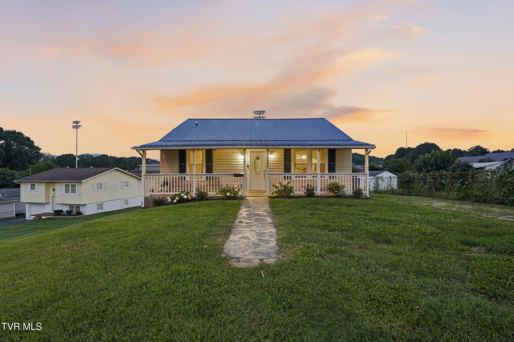 Photo of 322 Doe Avenue, Elizabethton, TN 37643 (MLS # 9999952)