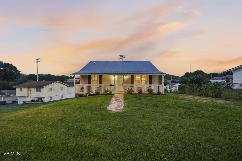 Photo of 322 Doe Avenue, Elizabethton, TN 37643 (MLS # 9999952)