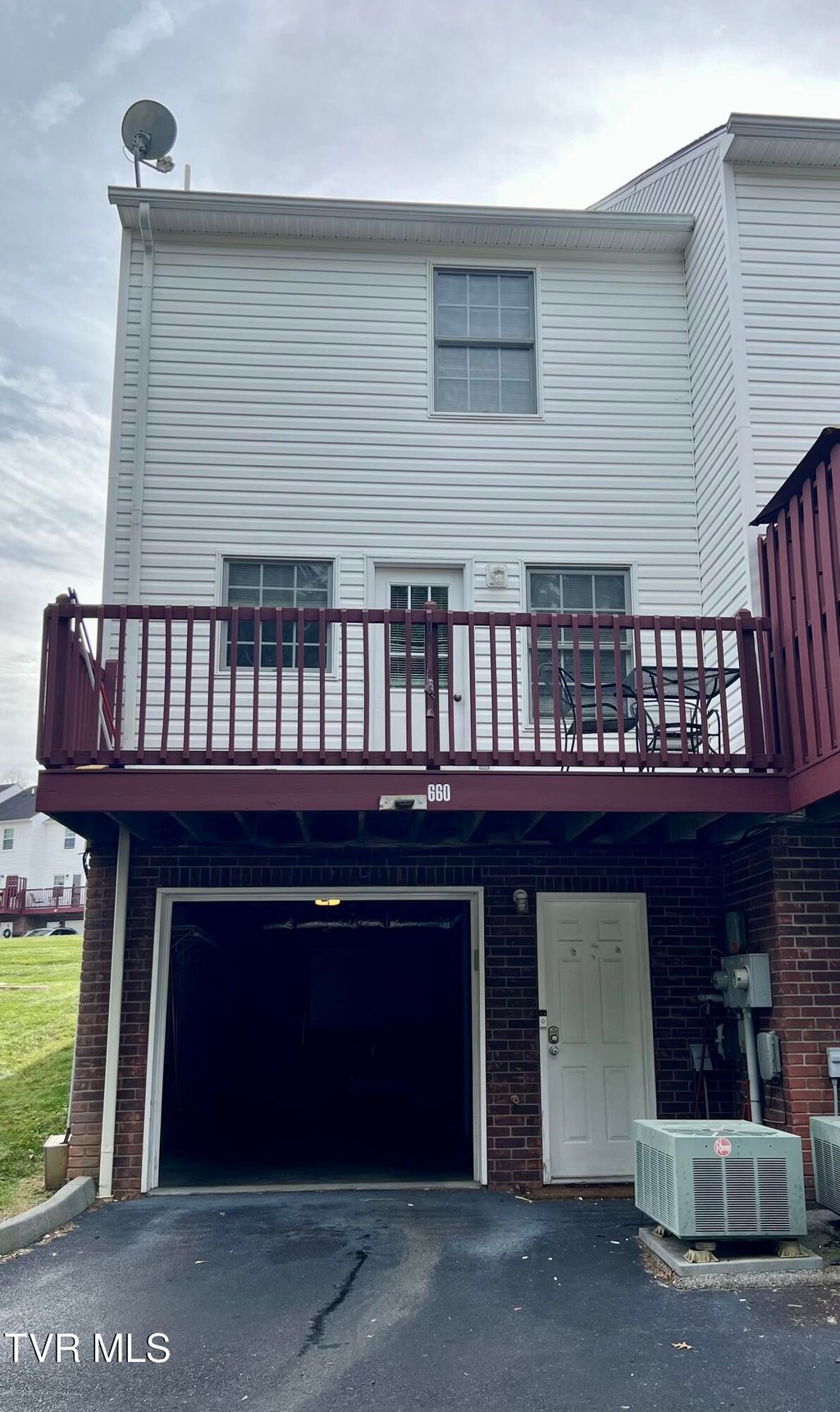 Photo of 660 Beaverview Drive #660, Bristol, VA 24201 (MLS # 9992210)