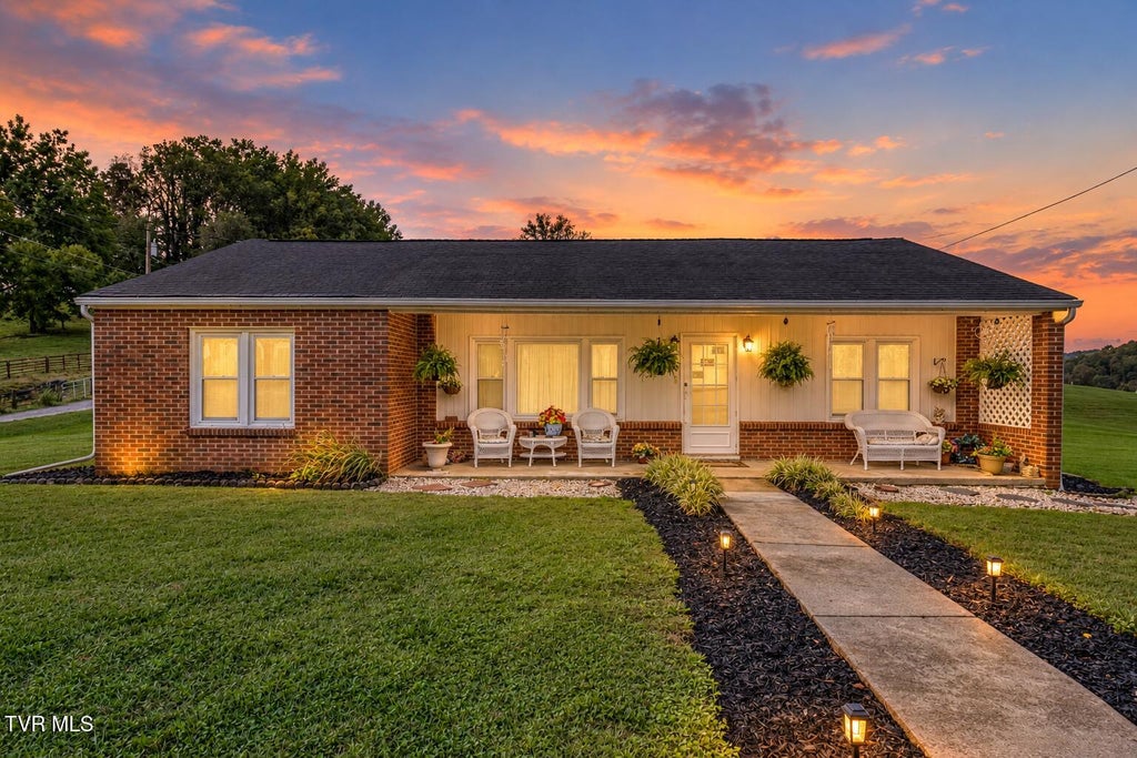 Photo of 19110 County Park Road, Abingdon, VA 24211 (MLS # 10002142)