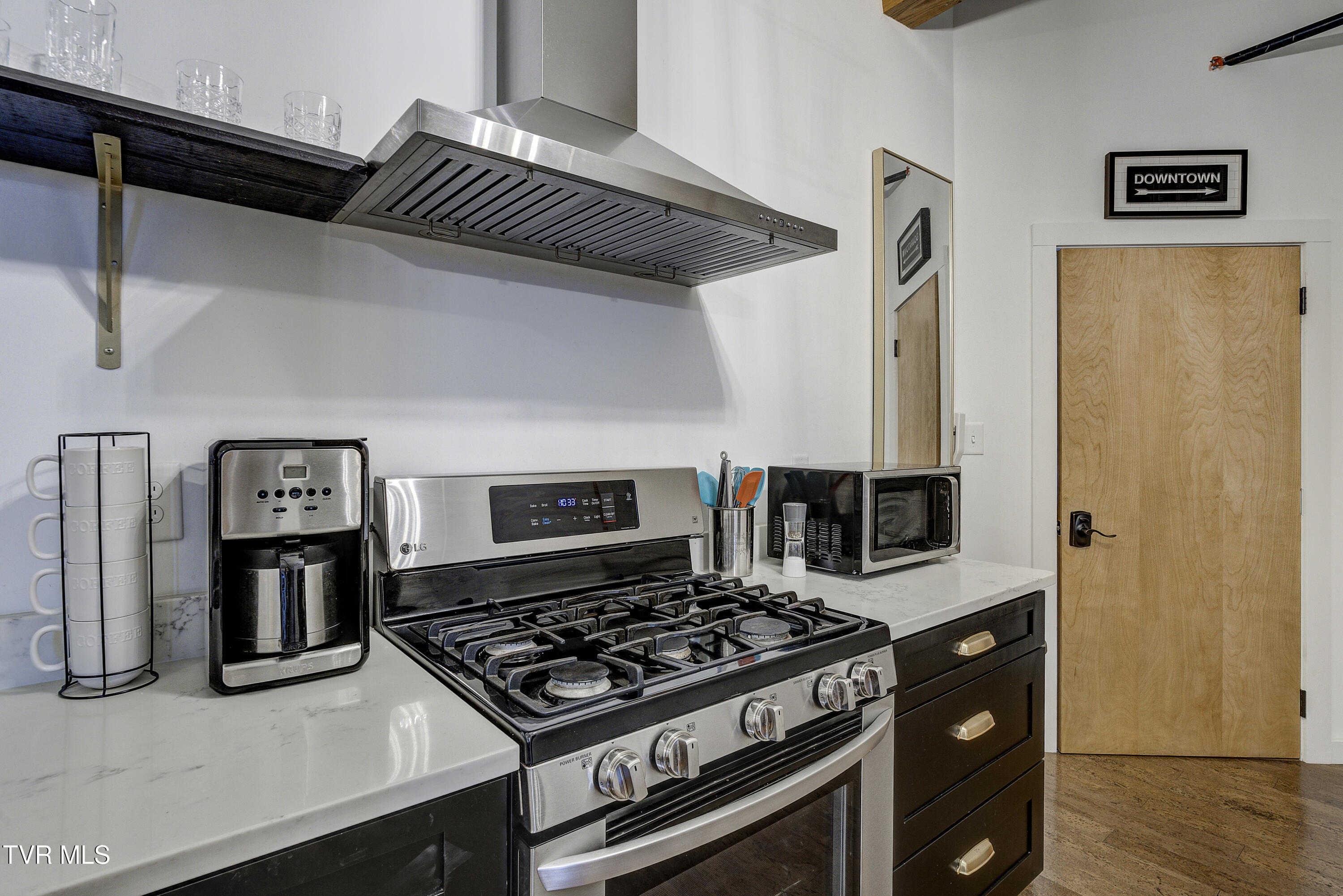 201 8th Street 203