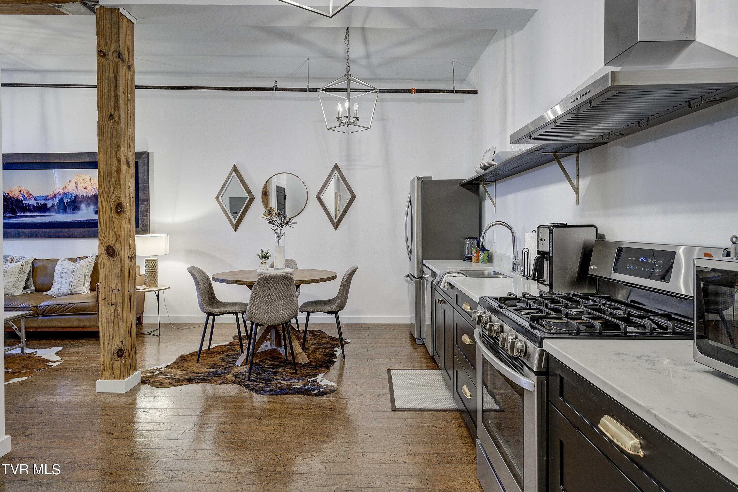 201 8th Street 203