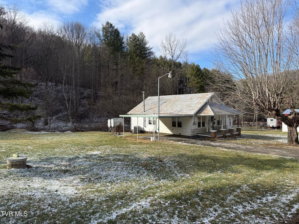 Photo of 3191 Sugar Creek Road, Laurel Bloomery, TN 37680 (MLS # 9990317)