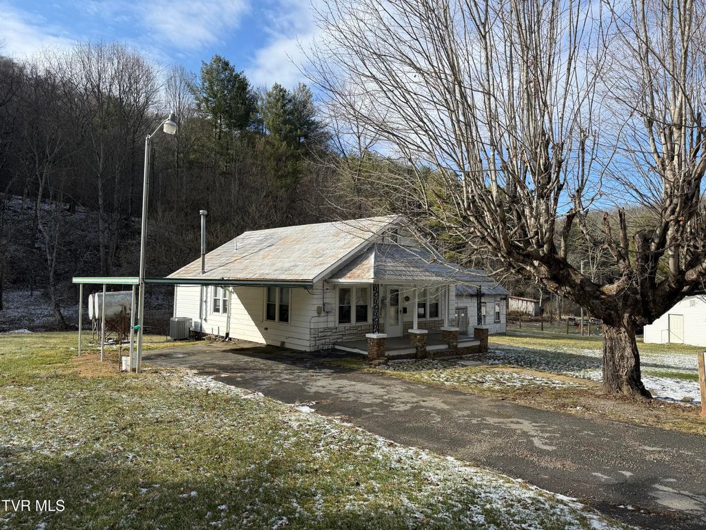 Photo of 3191 Sugar Creek Road, Laurel Bloomery, TN 37680 (MLS # 9990317)