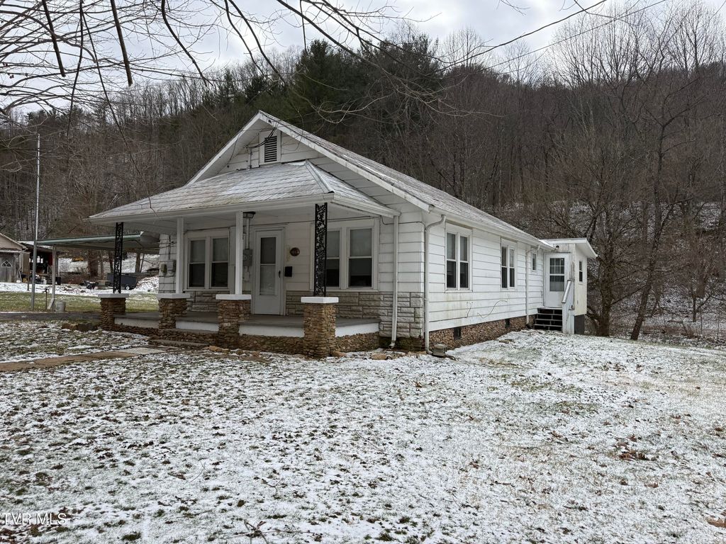 Photo of 3191 Sugar Creek Road, Laurel Bloomery, TN 37680 (MLS # 9990317)