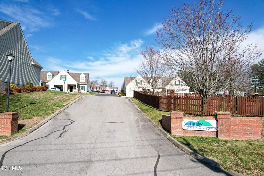 Photo of 112 Southridge Drive #12, Greeneville, TN 37743 (MLS # 9992172)