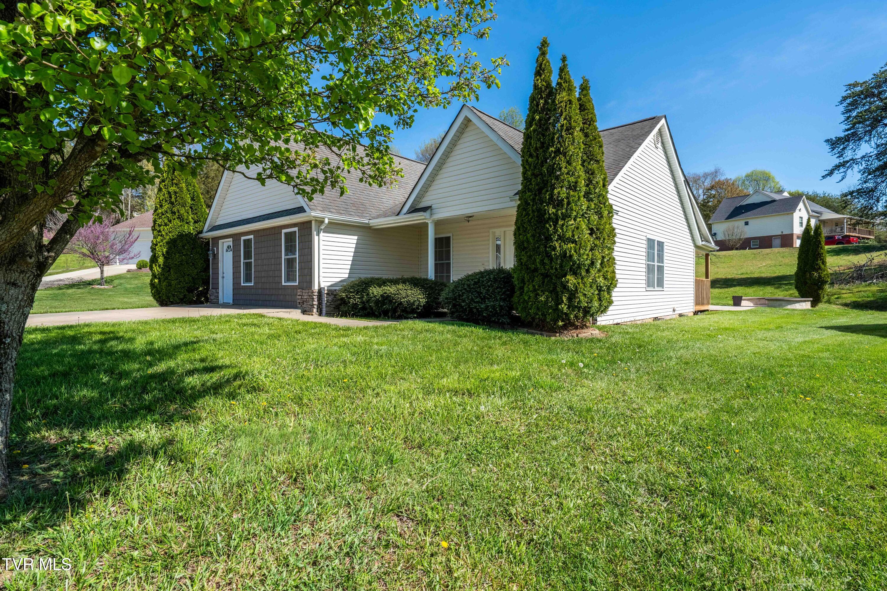 250 Bradford Lane, Bristol, Tennessee image 2