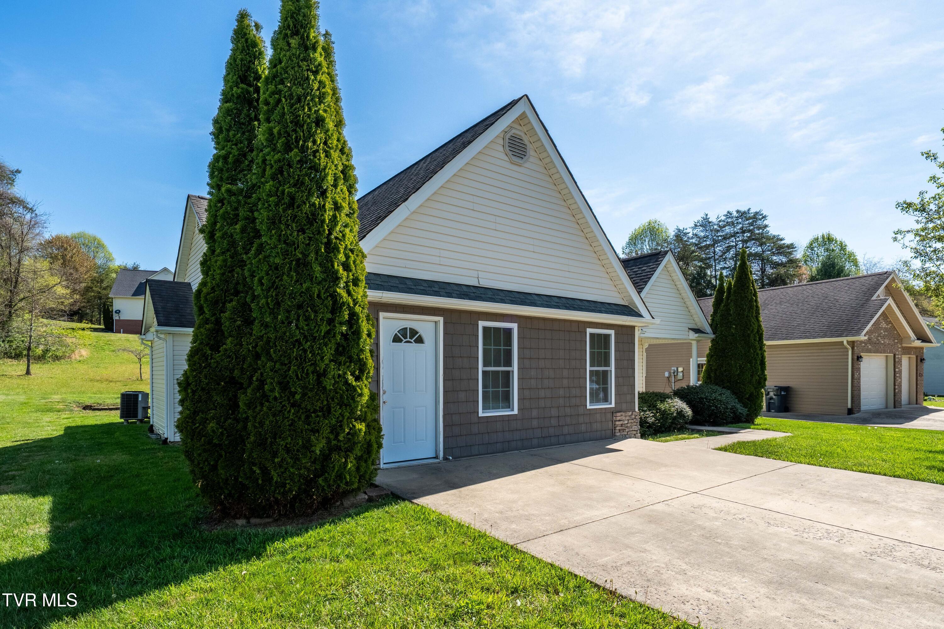 250 Bradford Lane, Bristol, Tennessee image 3