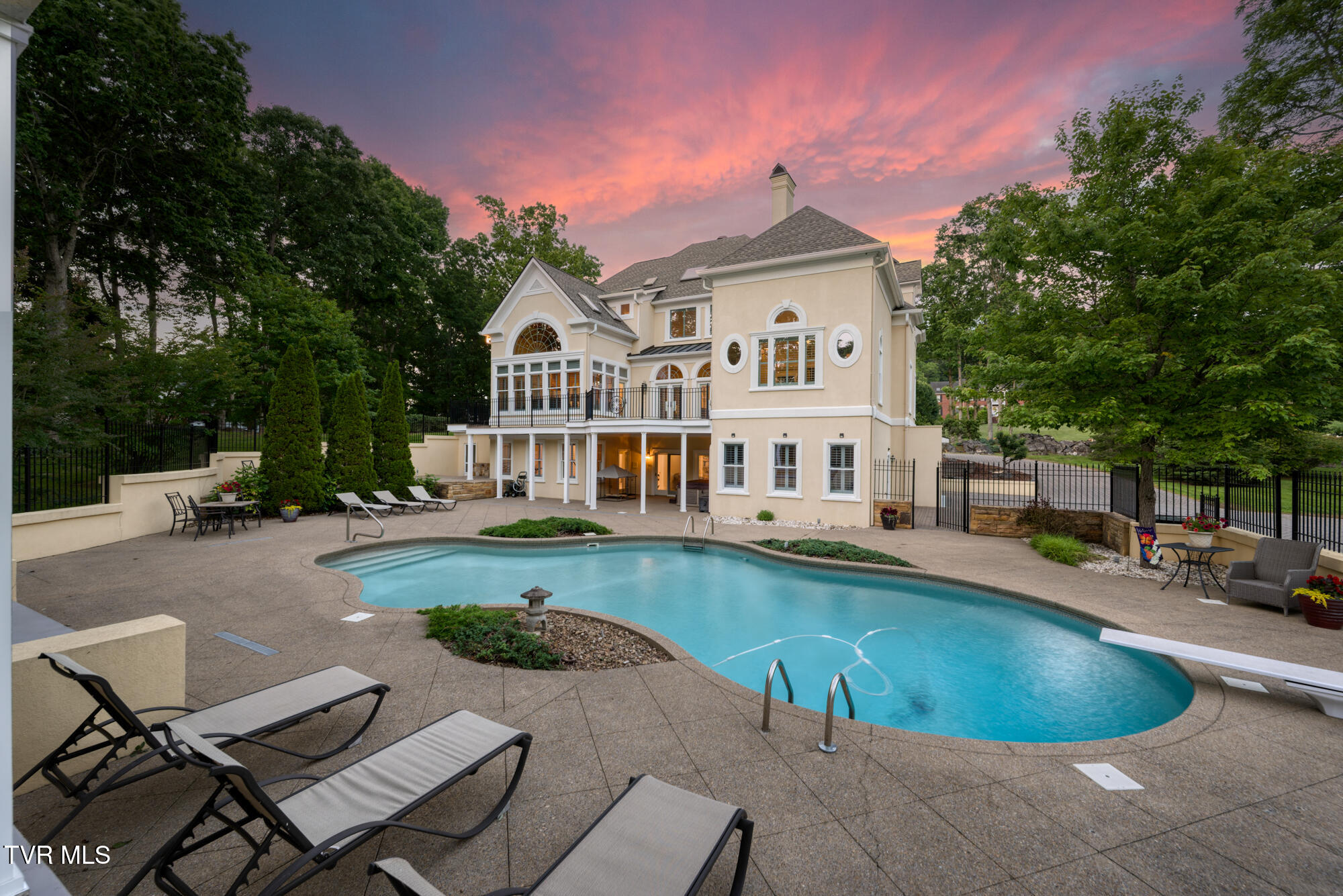 408 Fairway Estates Drive, Blountville, Tennessee image 2