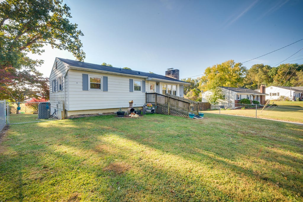 Photo of 2104 Osborne Street, Bristol, VA 24201 (MLS # 9998434)