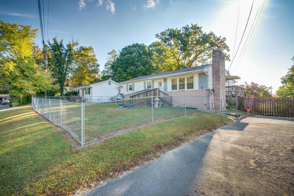 Photo of 2104 Osborne Street, Bristol, VA 24201 (MLS # 9998434)
