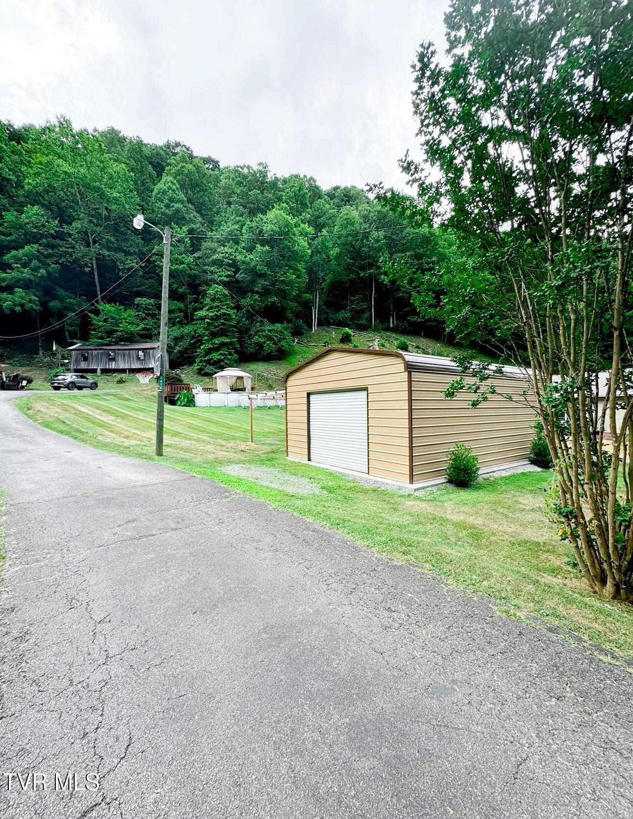 1478 Belchers Fork Road, Grundy, Virginia image 5