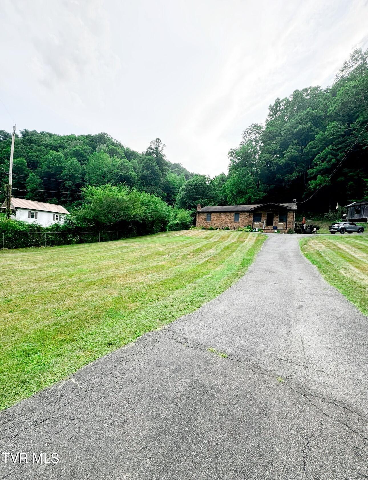 1478 Belchers Fork Road, Grundy, Virginia image 4