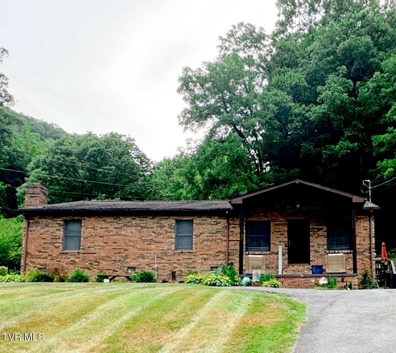 1478 Belchers Fork Road, Grundy, Virginia image 1