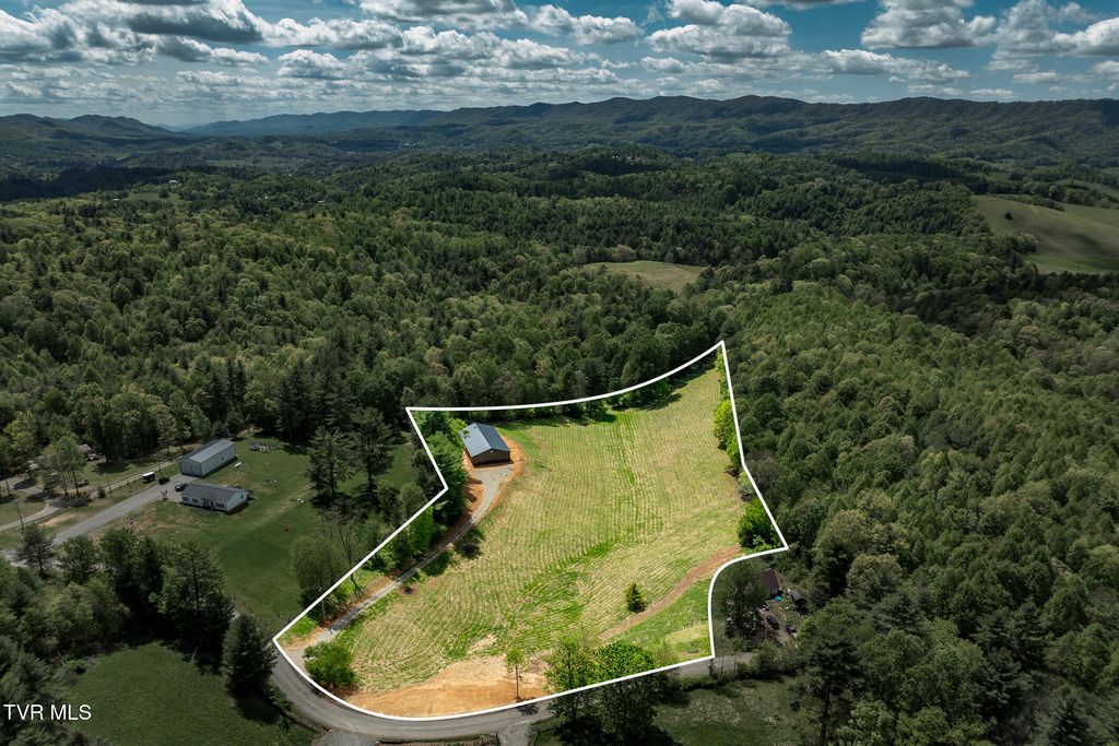 Photo of 835 Red Brush Road, Mountain City, TN 37683 (MLS # 9994884)