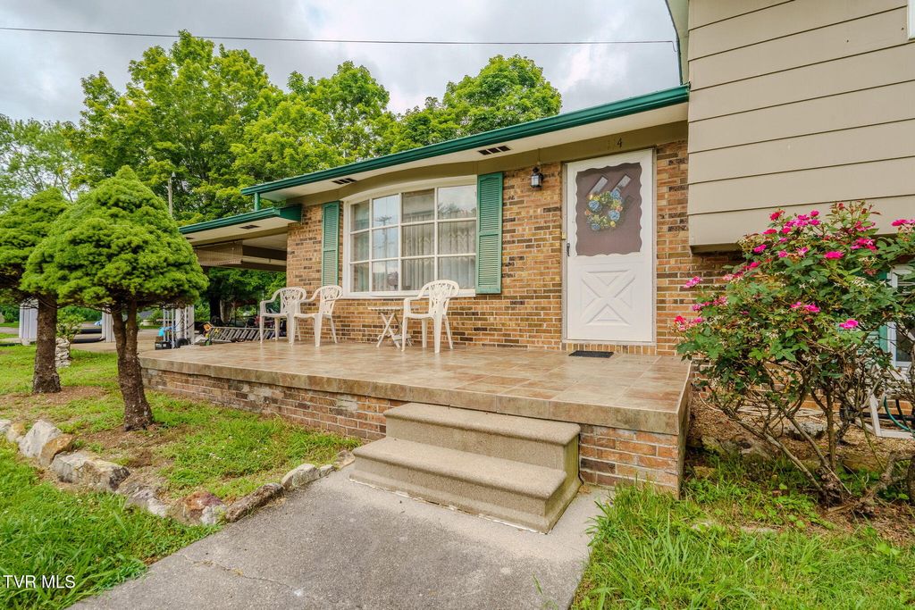 Photo of 114 Sycamore Drive, Rogersville, TN 37857 (MLS # 9998333)