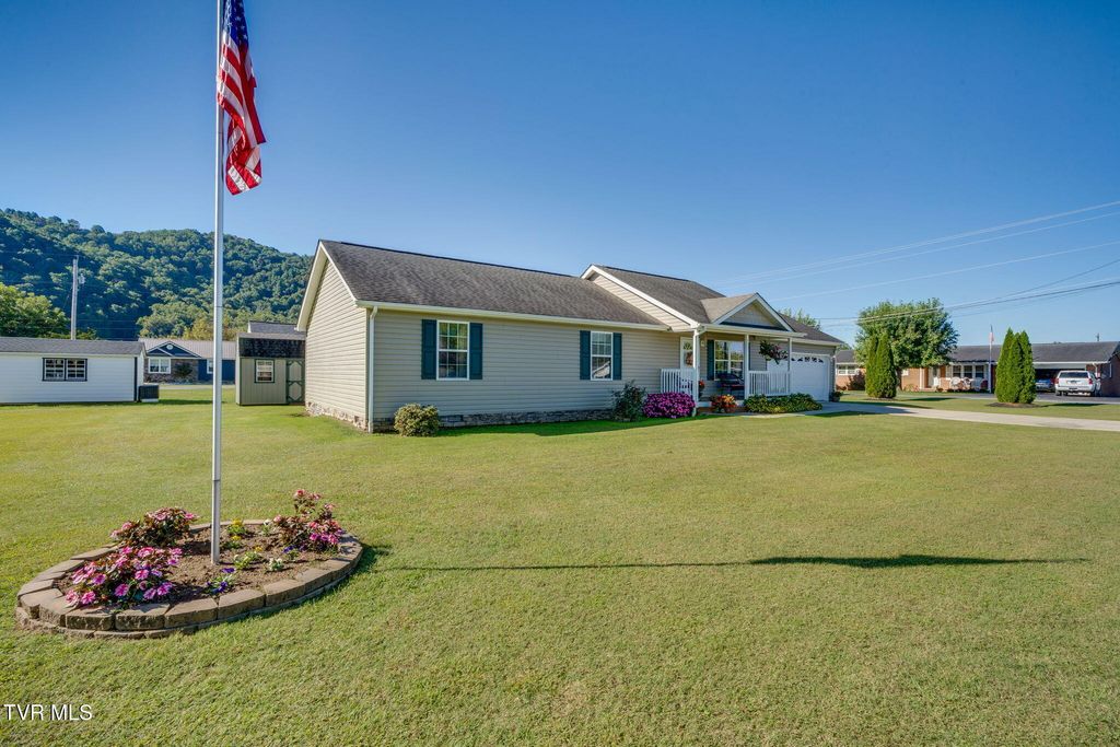 Photo of 171 Echo Drive, Elizabethton, TN 37643 (MLS # 9989881)