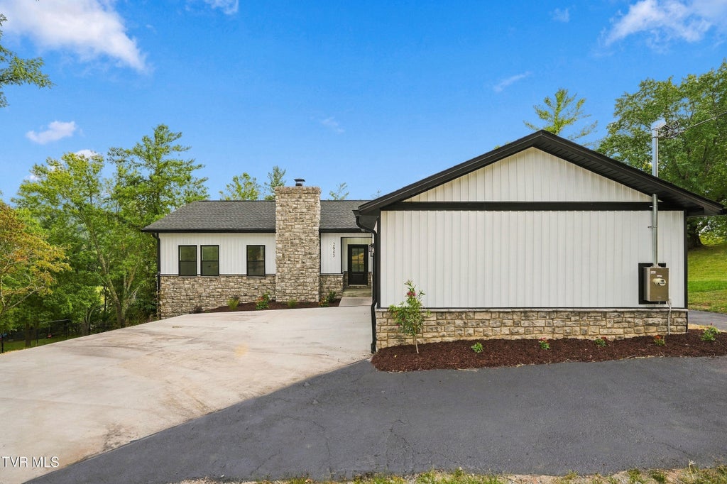 Photo of 2645 Suffolk Street, Kingsport, TN 37660 (MLS # 10000800)