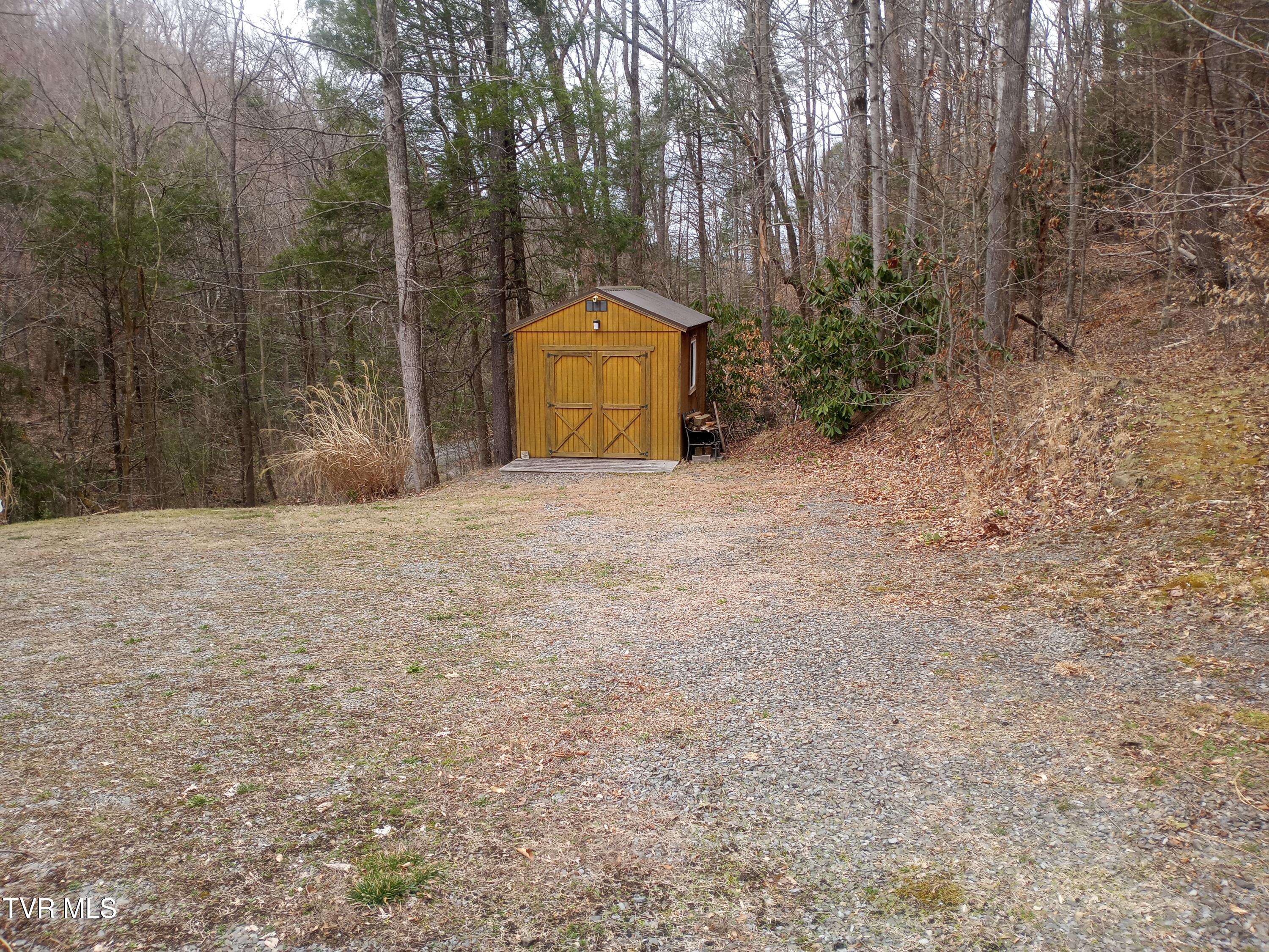 699 Morrell Creek Lane, Bluff City, Tennessee image 3