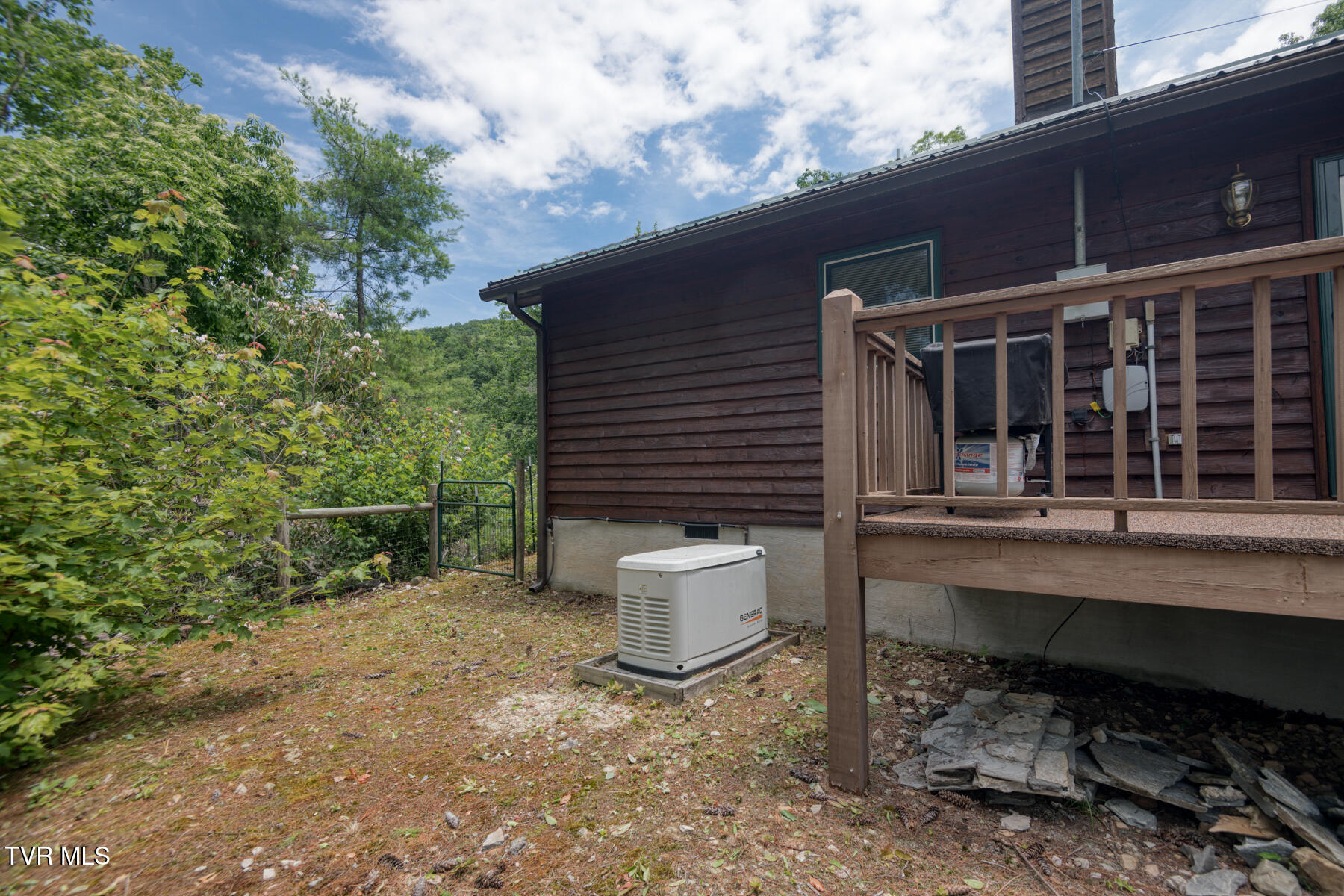 140 Apache Trail, Mountain City, Tennessee image 5