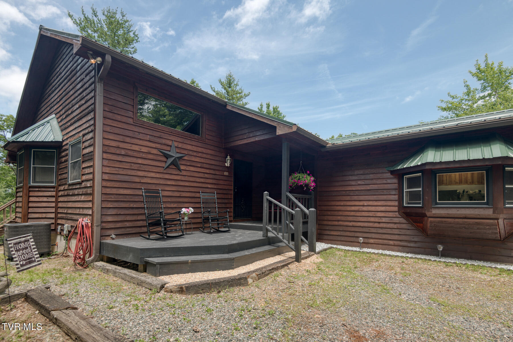140 Apache Trail, Mountain City, Tennessee image 3
