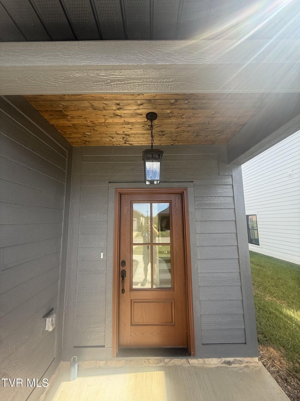 Photo of 328 Monroe Drive, Bristol, TN 37620 (MLS # 10001772)