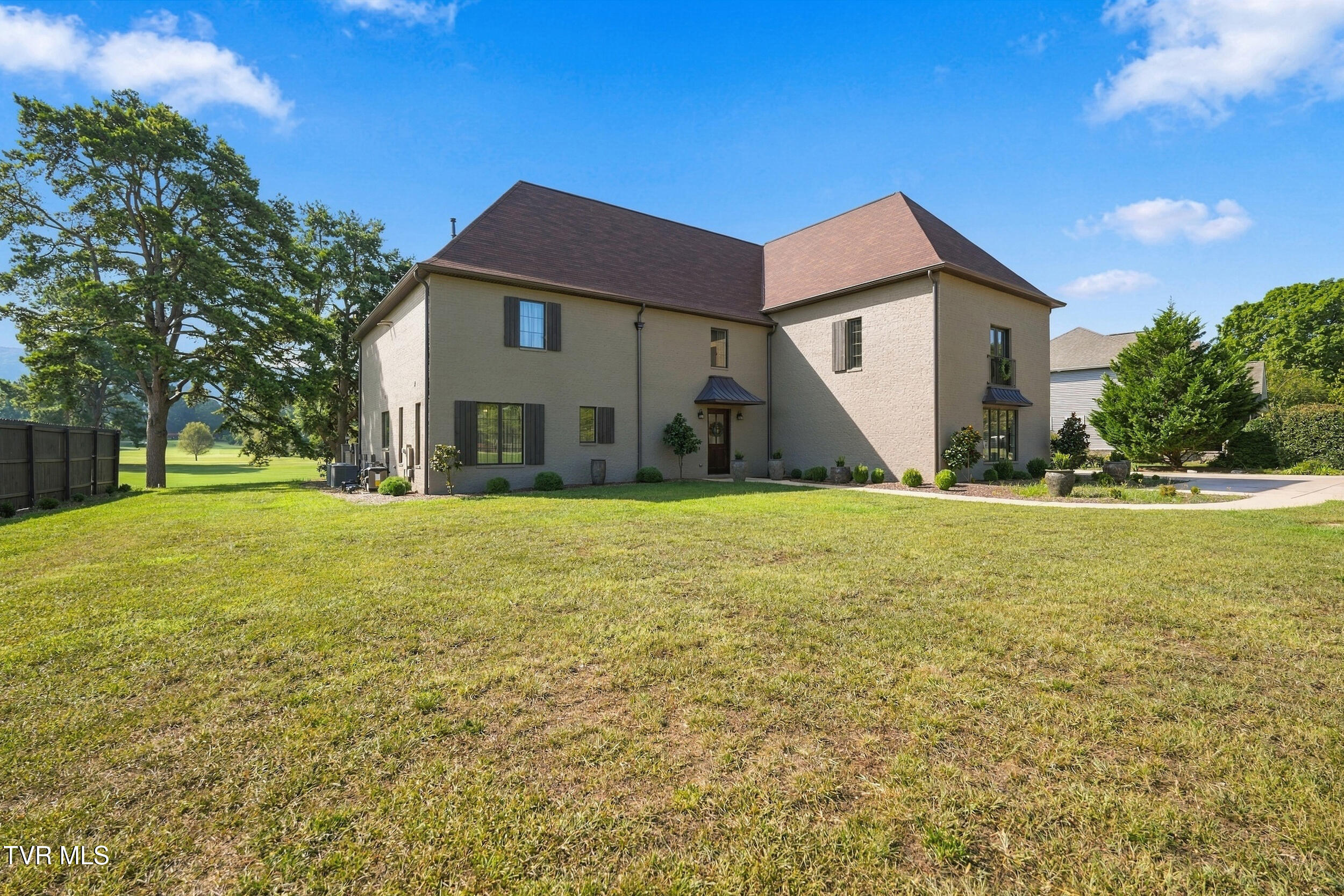 2333 Pendragon Road