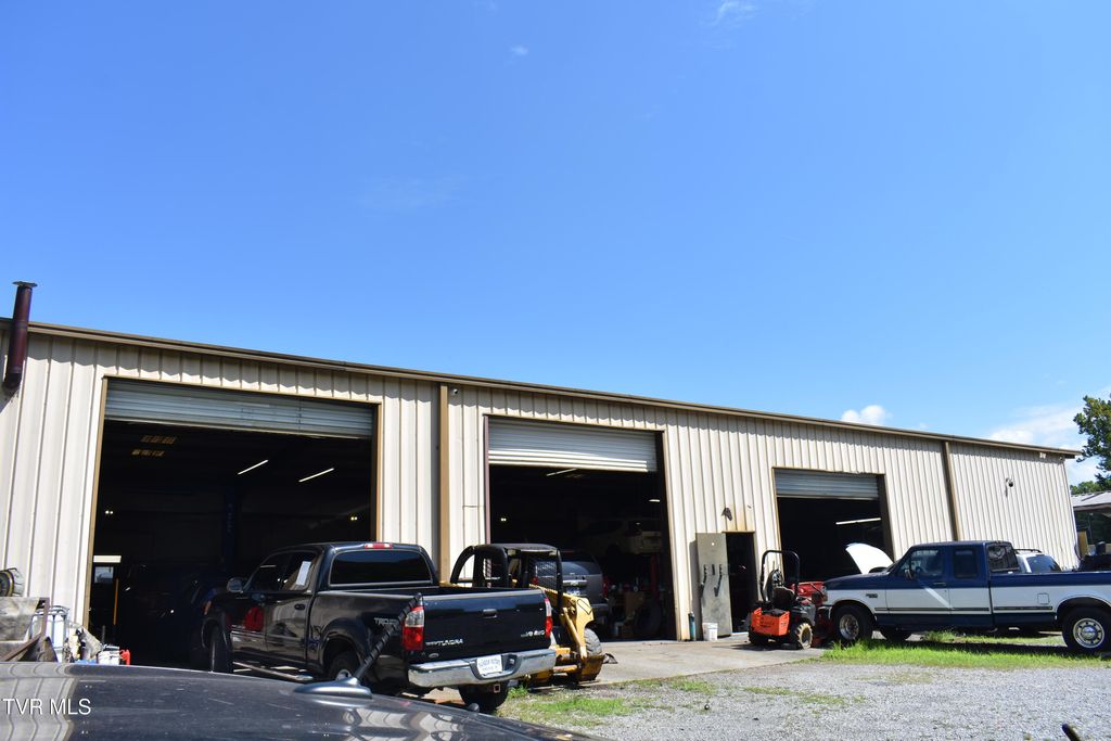 Photo of 3377 Stone Drive, Kingsport, TN 37660 (MLS # 9993788)