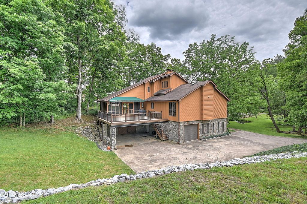 Photo of 299 Rufe Taylor Road, Greeneville, TN 37745 (MLS # 9997055)