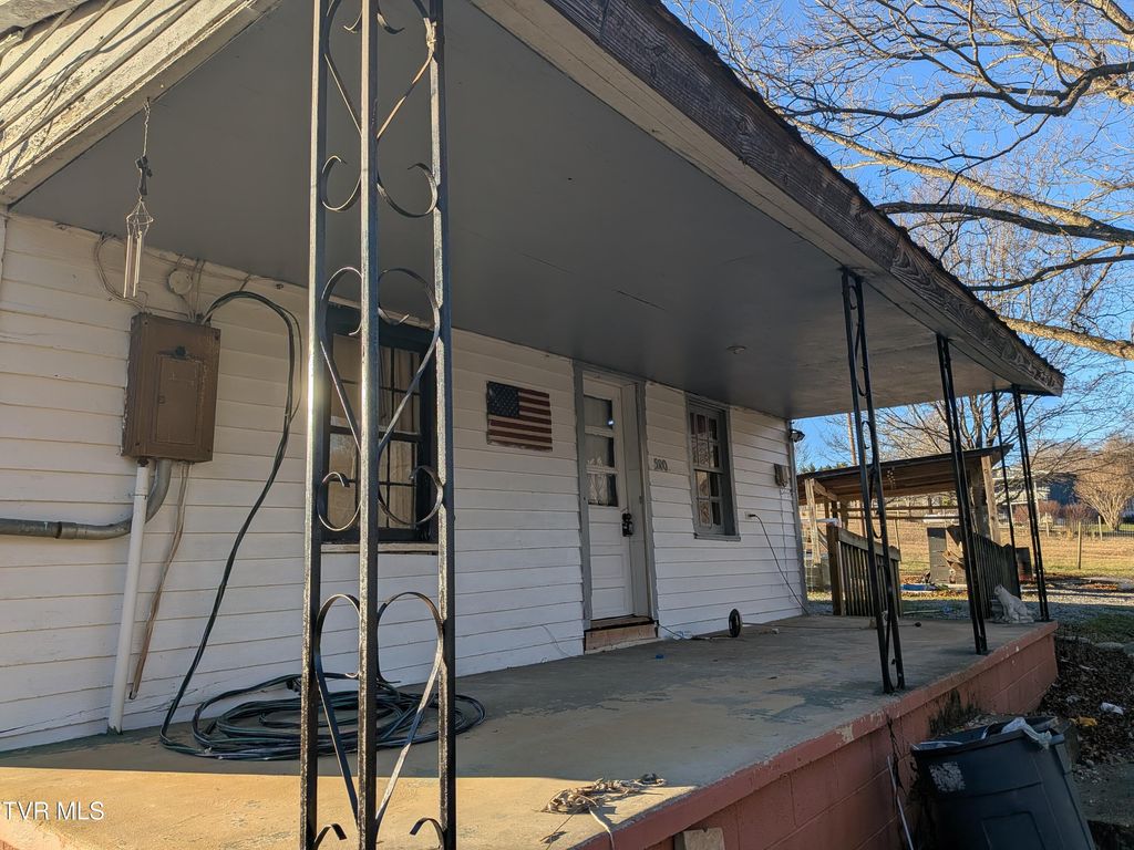 Photo of 580 Cartwheel Road, Greeneville, TN 37743 (MLS # 9990218)