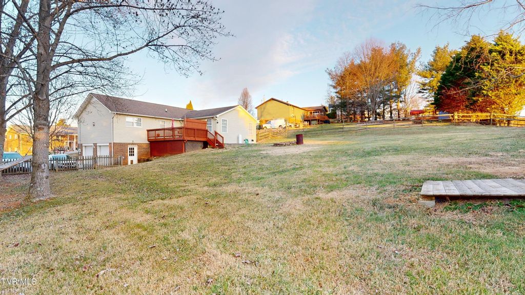 Photo of 167 Highland Hills Drive, Gray, TN 37615 (MLS # 9990468)