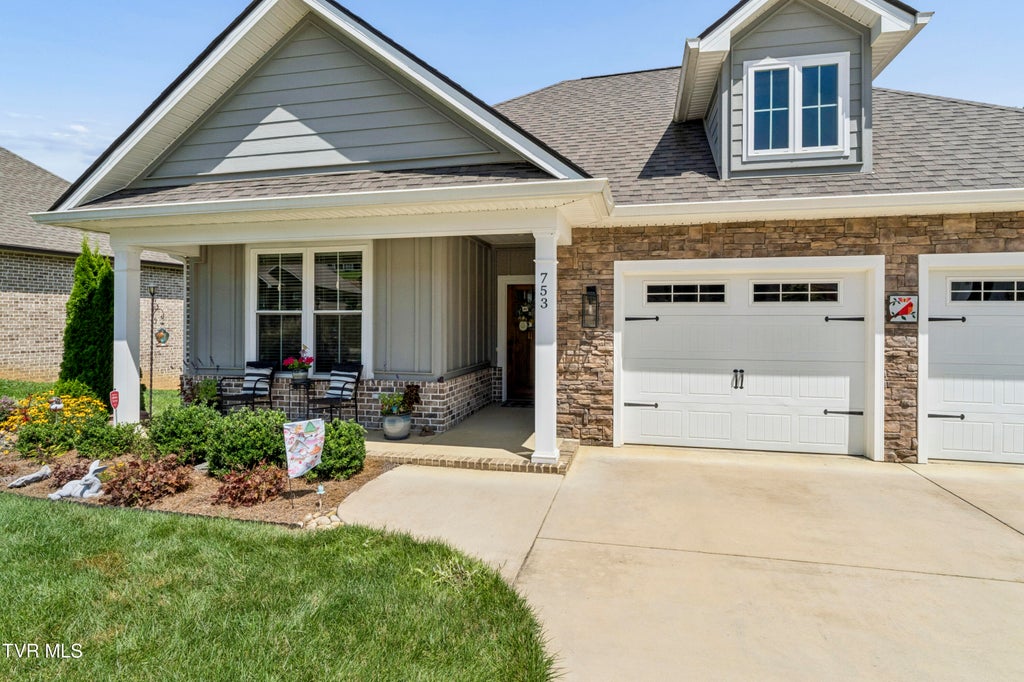 Photo of 753 Gardenia Drive, Johnson City, TN 37615 (MLS # 10001088)