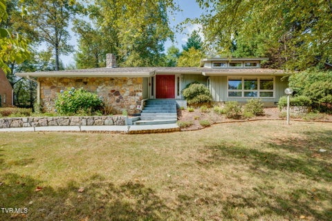 Photo of 1901 Sherwood Drive, Johnson City, TN 37601 (MLS # 10001015)