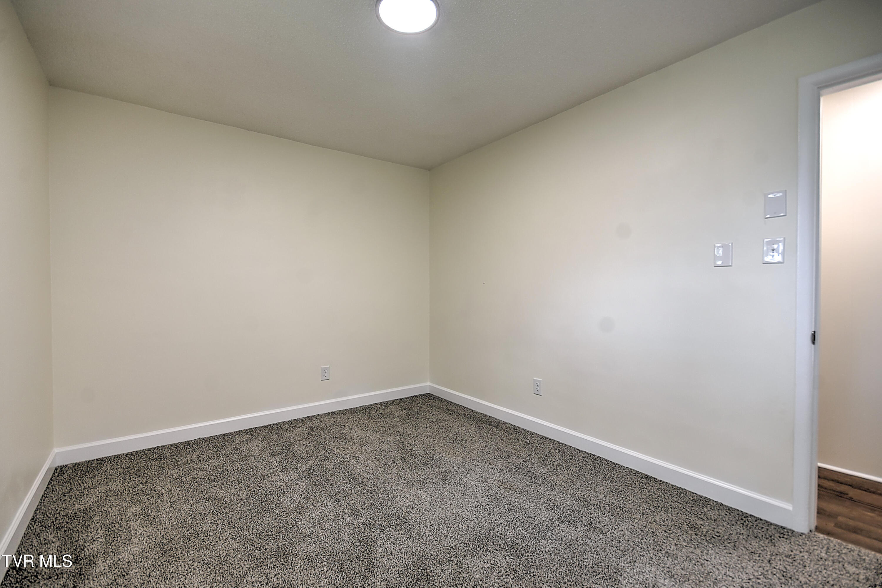 310 Knob Hill Drive, Bristol, Tennessee image 36